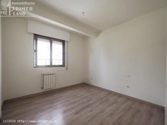 *Casa en esquina, de 2 plantas, con 4 dormitorios. Zona Paseo San Isidro* - CIUDAD REAL