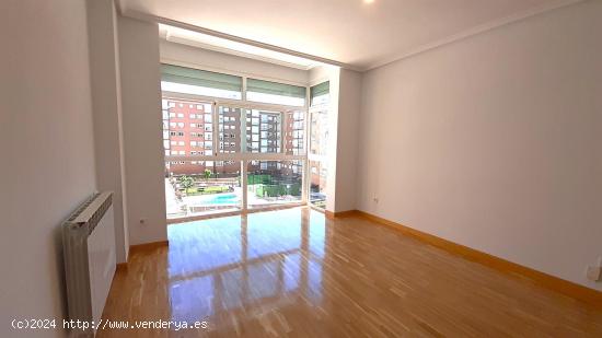 Piso de 4 habitaciones y 2 baños en Las Tablas. - MADRID