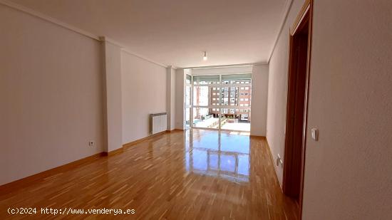 Piso de 4 habitaciones y 2 baños en Las Tablas. - MADRID