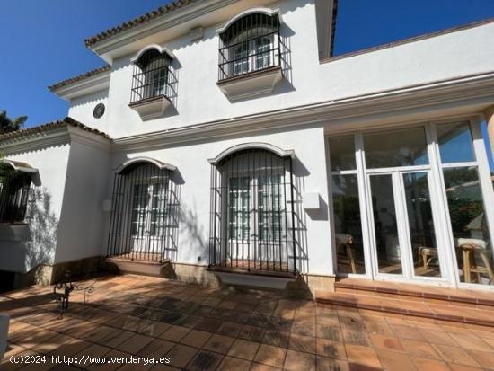 Villa Fabulosa con vista al campo de golf - CADIZ