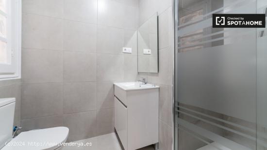 Acogedora habitación en alquiler en un apartamento de 5 dormitorios en L'Eixample - VALENCIA