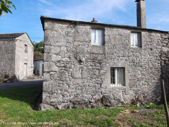 CASA DE PIEDRA CON ANEXOS EN AS PONTES DE GARCÍA RODRÍGUEZ, AS PONTES DE GARCÍA RODRÍGUES - A CO