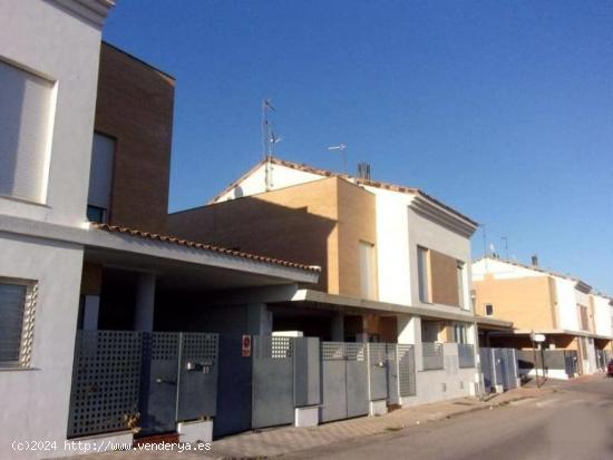 Chalet pareado en venta en Calle Colombia, 41807, Espartinas (Sevilla) 229.000 € - SEVILLA