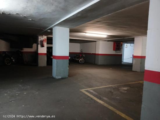 PLAZA DE PARKING LA CREU ALTA - BARCELONA