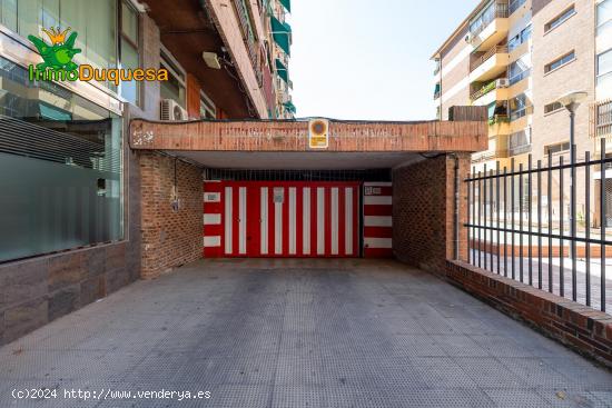 !!FANTÁSTICA PLAZA DE APARCAMIENTO CON TRASTERO EN PARQUE LUZ!! - GRANADA