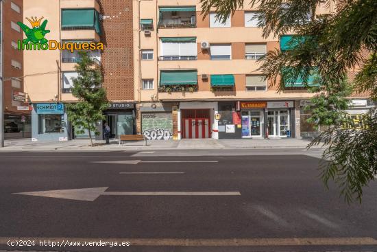 Plaza de aparcamiento en Arabial - GRANADA