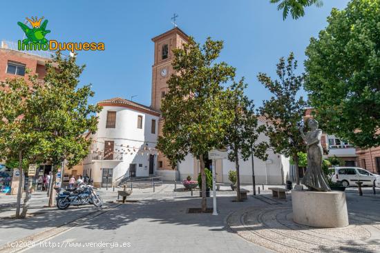 Excelente solar urbano edificable hasta 3 plantas en el centro de Dúrcal - GRANADA