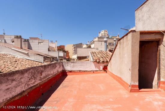 CASA AMB VISTES AL COR DE LA CIUTAT - BARCELONA