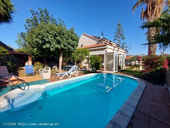 Casa unifamiliar situada en la zona del Tenis de Vilanova - BARCELONA