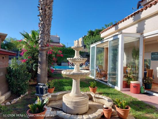 Casa unifamiliar situada en la zona del Tenis de Vilanova - BARCELONA