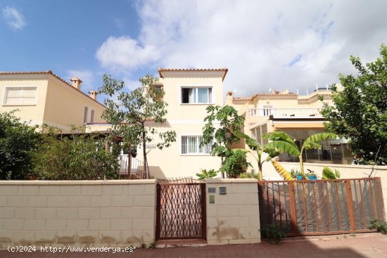 Villa en venta en Orihuela (Alicante)