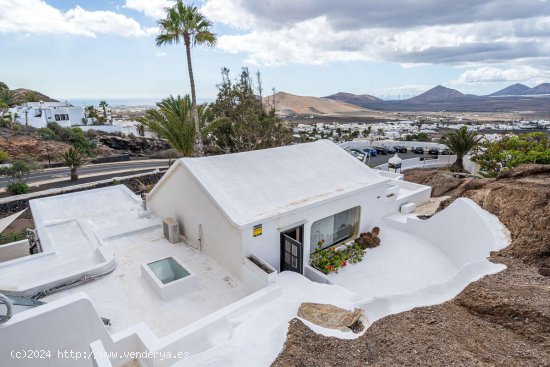 Vive la Historia: Exclusiva Propiedad en Lagomar - Teguise