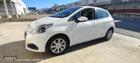 Peugeot 208 Active 1.2 60 Kw 82 CV 5p de 2018 con 148.300 Km por 7.500 EUR. en Granada