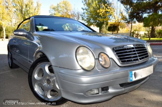 Mercedes Clase CLK CABRIO 320 V6 AUT PIEL XENON NAVI TV FULL de 2001 con 137.000 Km por 9.700 EUR. e