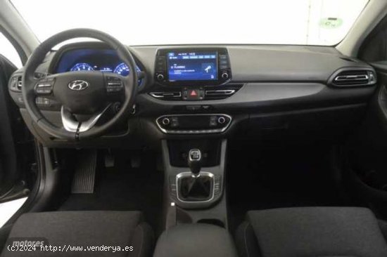 Hyundai i30 1.5 DPI Klass SLX 110 de 2023 con 25.000 Km por 18.300 EUR. en Valladolid