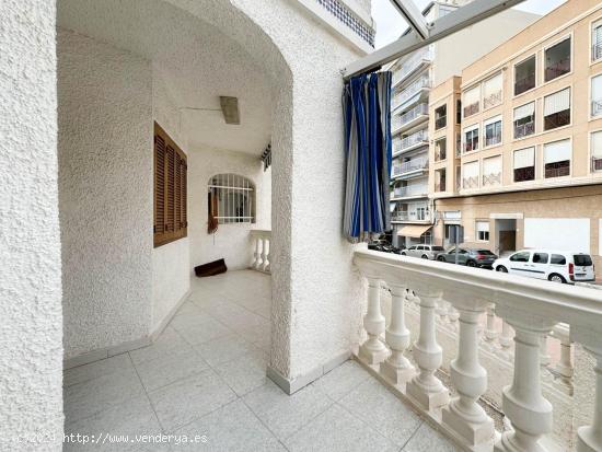 DUPLEX FAMILIAR A 100 METROS DE LA PLAYA: ESPACIO, COMODIDAD Y... - ALICANTE