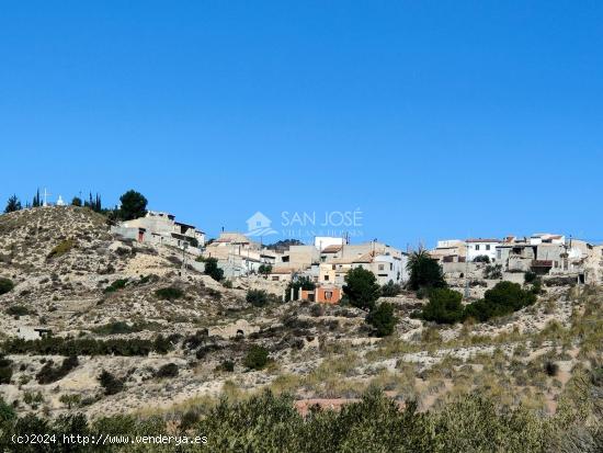  SE VENDE PARCELAMUY CERCA DEL PUEBLO DE MACISVENDA - MURCIA 