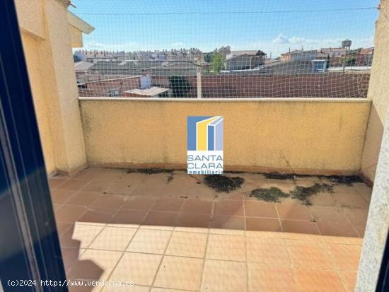 APARTAMENTO EN VENTA CON TERRAZA Y PLAZA DE GARAJE CERRADA EN MONFARRACINOS, ZAMORA. - ZAMORA