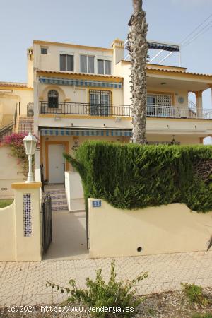 Exclusivo duplex de tres dormitorios al lado del campo de golf de Villamartin. - ALICANTE