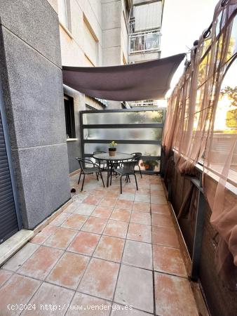 ¡Se alquila luminoso piso con terraza privada y garaje! - VALENCIA