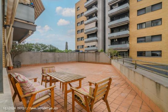 Piso con Terraza XXXL .En Zona Hospital.3 Dormitorios, 2 Baños. - BARCELONA