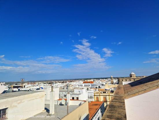 Piso de 2 dormitorios y plaza de garaje en Fuenteamarga - CADIZ