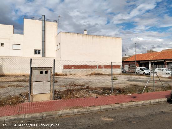 TERRENO URBANO DE 217 m² EN LAS TORRES DE COTILLAS. - MURCIA