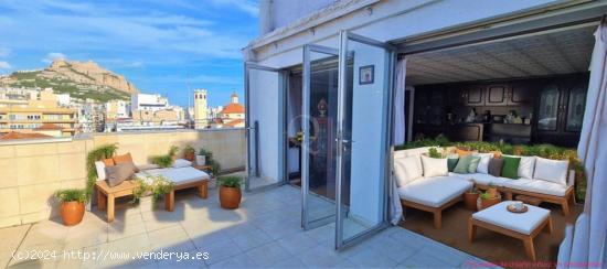  ÁTICO CON IMPRESIONANTE TERRAZA CON VISTAS AL CASTILLO DE SANTA BARBARA - ALICANTE 