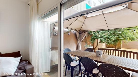 ¡¡CASA CON TERRAZA DE 90M2 Y PARQUING !! - BARCELONA