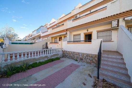 Chalet adosado en venta en Torrevieja - ALICANTE