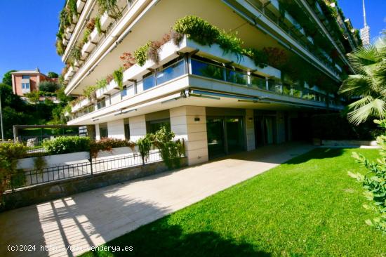 Maravillosa Planta Baja Dúplex con jardín y piscina en exclusivo Torre Vilana! - BARCELONA