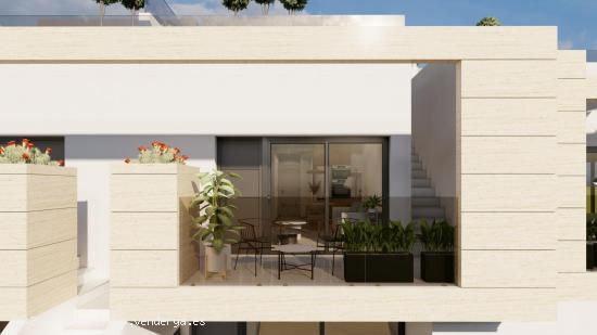 Bungalow de planta alta a la venta con piscina privada en San Pedro del Pinatar - MURCIA