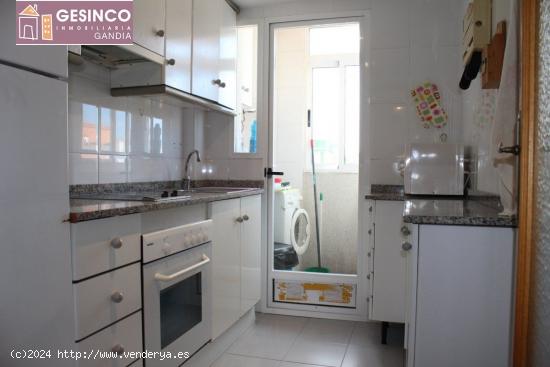 Apartamento ático, con parking, piscina y terraza superior. - VALENCIA