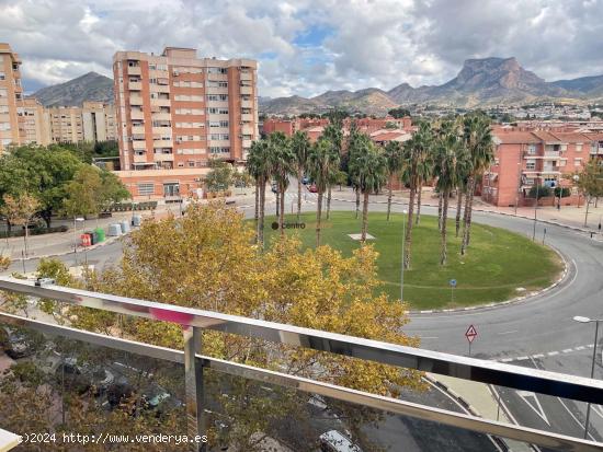 Piso en Elda con garaje (zona avenida de Ronda) - ALICANTE