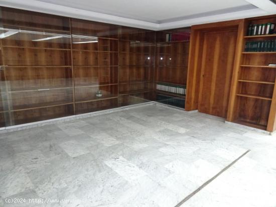 CALLE MAYOR. OFICINA EN CENTRO DE CARTAGENA de 293 M² - MURCIA