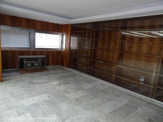 CALLE MAYOR. OFICINA EN CENTRO DE CARTAGENA de 293 M² - MURCIA