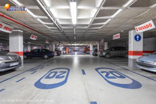  Plaza de parking por cesión en el Parking de Calle Palencia - GRANADA 