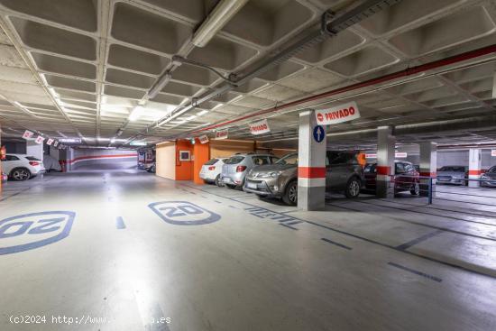 Plaza de parking por cesión en el Parking de Calle Palencia - GRANADA