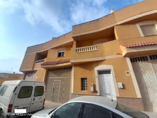  Dúplex en venta de 5 dormitorios en Las Norias de Daza - ALMERIA 