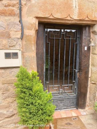 MAGNÍFICA CASA DE PIEDRA TOTALMENTE REFORMADA DE 3 PLANTAS EN UN ENTORNO PRIVILEGIADO - BARCELONA