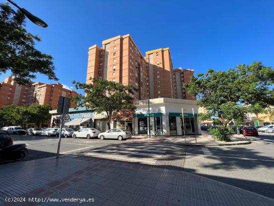 Local comercial en la mejor zona de El Torcal - MALAGA