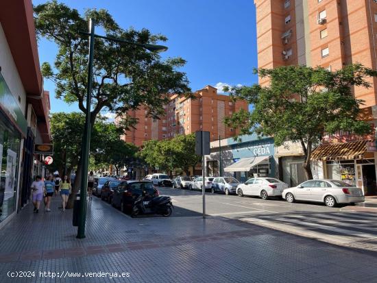 Local comercial en la mejor zona de El Torcal - MALAGA