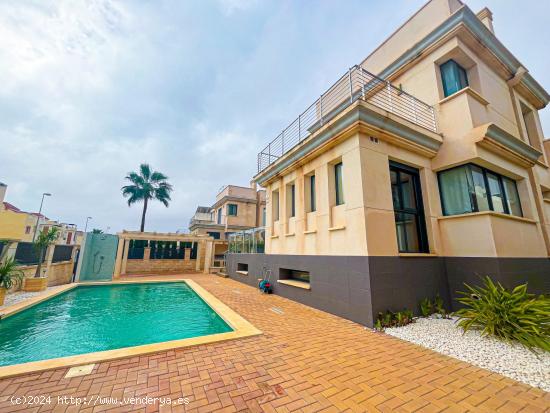 VILLA DE LUJO EN LA ZENIA. 5 DORM. 4 BAÑOS. PISCINA PRIVADA. PARCELA 410 M2. - ALICANTE