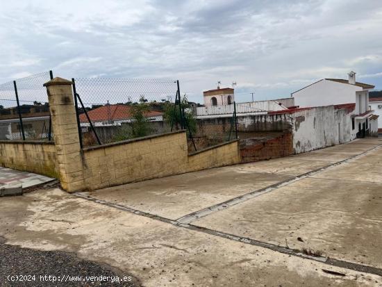 OPORTUNIDAD DE ADQUIRIR SOLAR EN EL GARROBO!! - SEVILLA