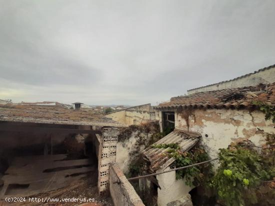 Casa para reformar en Arroyo de la Luz - CACERES