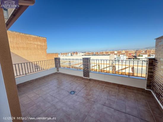  BONITO PISO CON TERRAZA EN ZONA TRANQUILA - GRANADA 