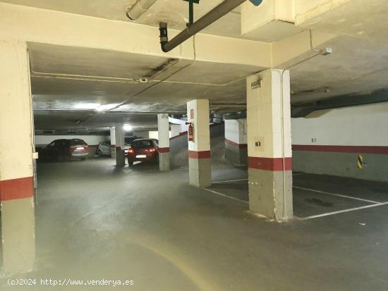 PLAZA DE APARCAMIENTO PARA COCHE MEDIANO - BARCELONA