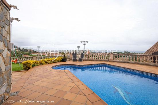 Chalet de lujo con vistas cercano al centro - BARCELONA