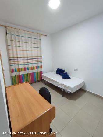 ESTUPENDA VIVIENDA DE TRES DORMITORIOS CON PISCINA COMUNITARIA. - MURCIA