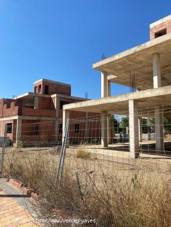 Parcela con Estructura de Vivienda en Torre del Obispo - MURCIA